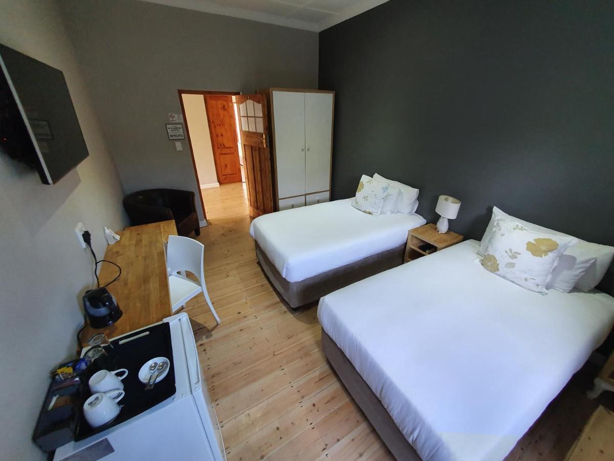 Two Fat Owls Guesthouse جورج المظهر الخارجي الصورة