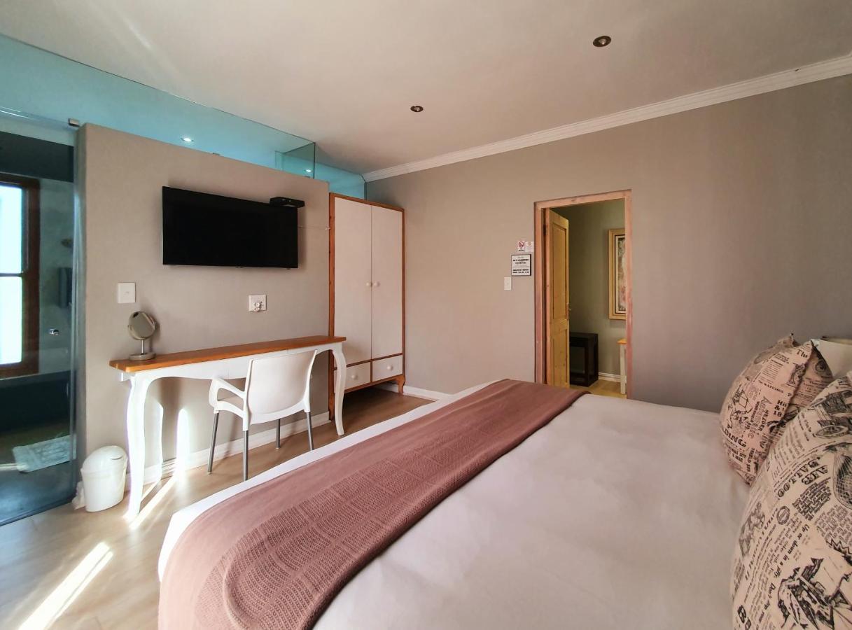 Two Fat Owls Guesthouse جورج المظهر الخارجي الصورة
