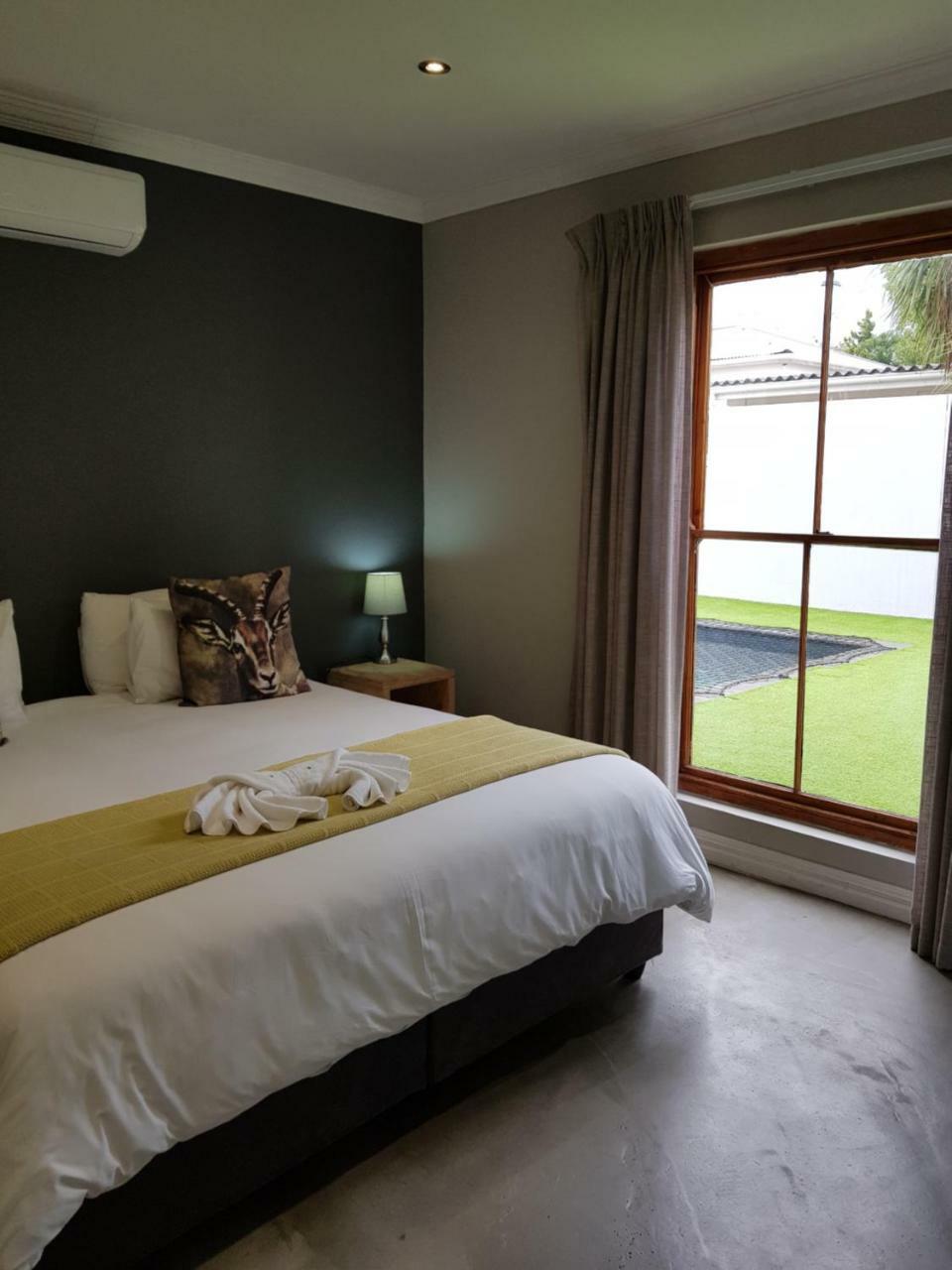 Two Fat Owls Guesthouse جورج المظهر الخارجي الصورة