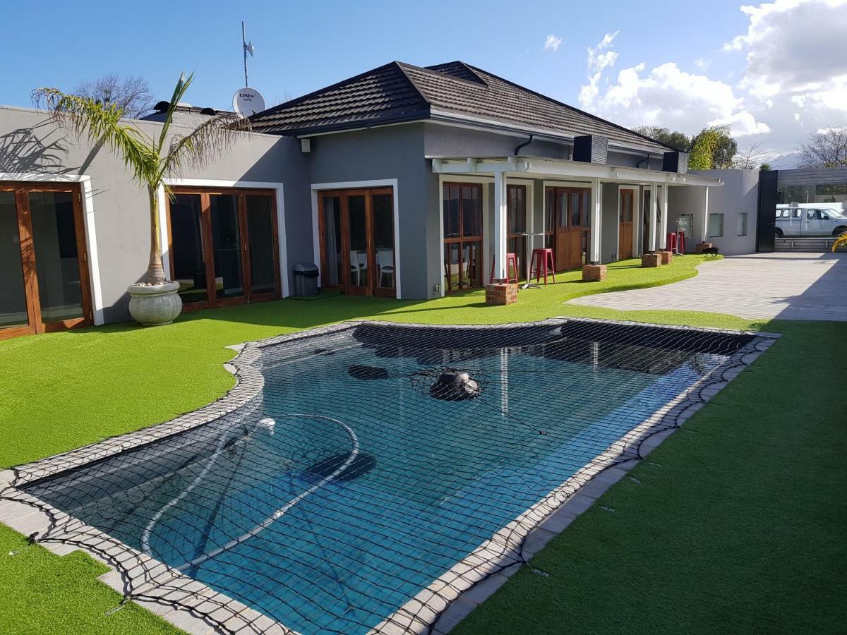 Two Fat Owls Guesthouse جورج المظهر الخارجي الصورة