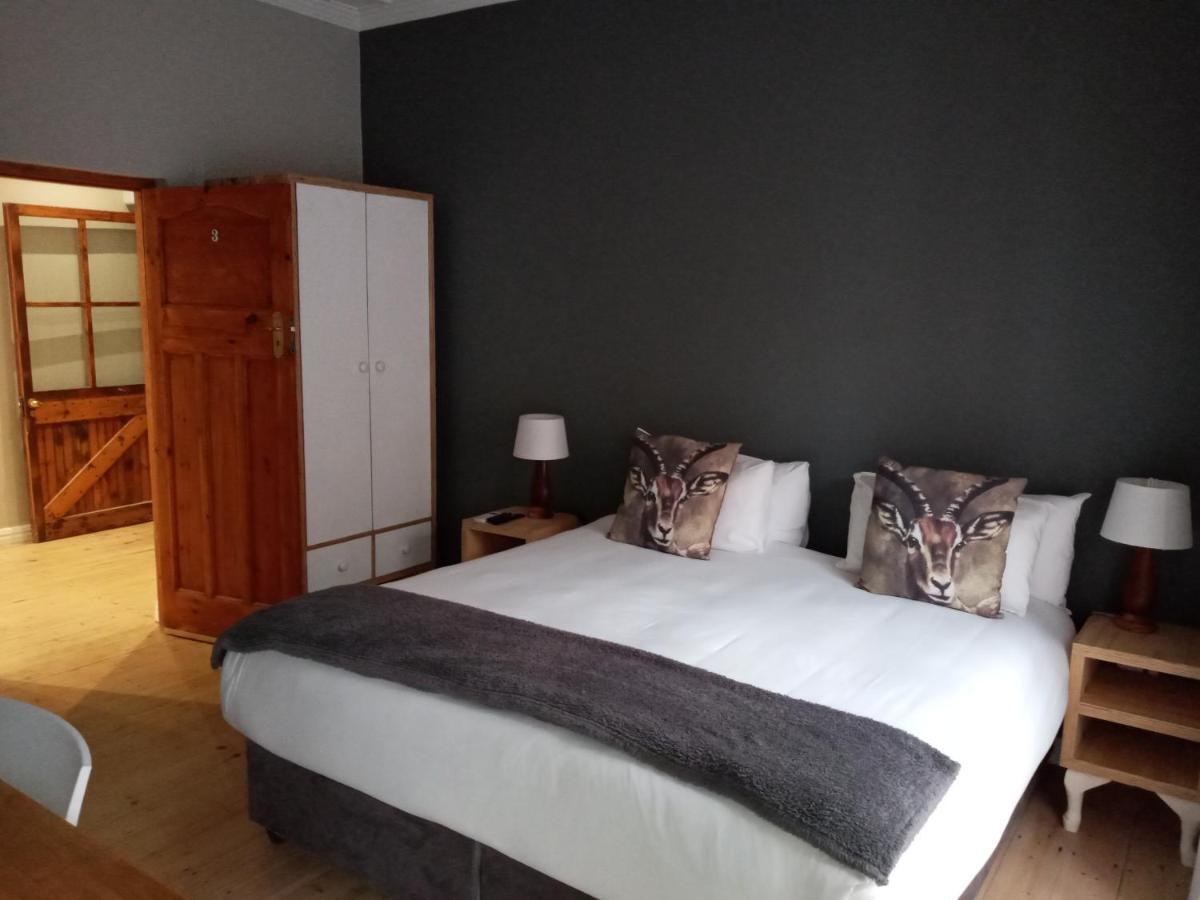 Two Fat Owls Guesthouse جورج المظهر الخارجي الصورة