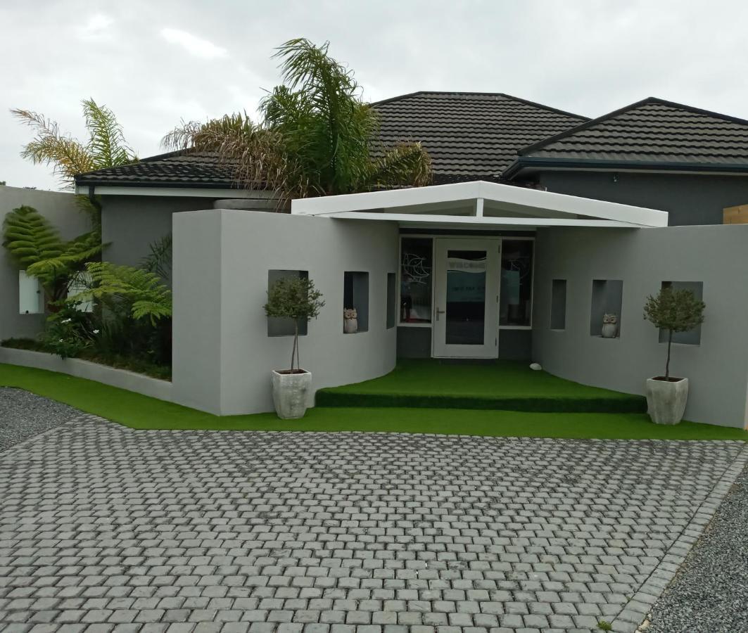 Two Fat Owls Guesthouse جورج المظهر الخارجي الصورة